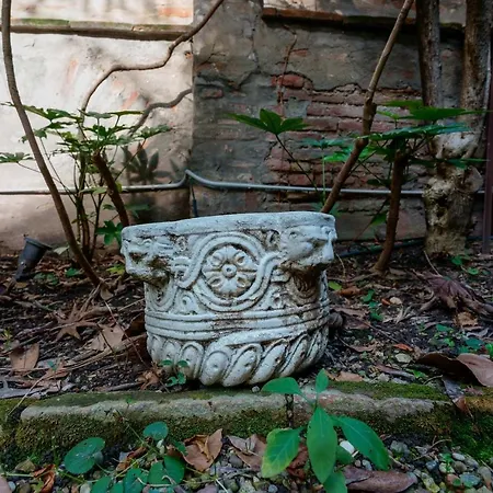 Lejlighed Aldrovandi, With Private Garden