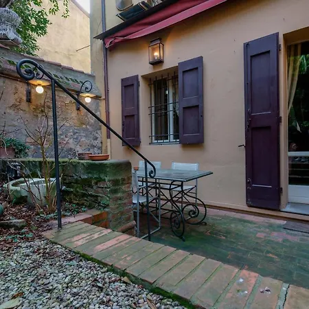 Lejlighed Aldrovandi, With Private Garden *