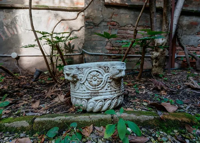 Appartamento Aldrovandi, With Private Garden