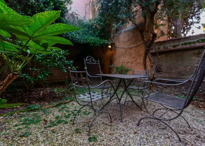 Aldrovandi, With Private Garden Appartamento *